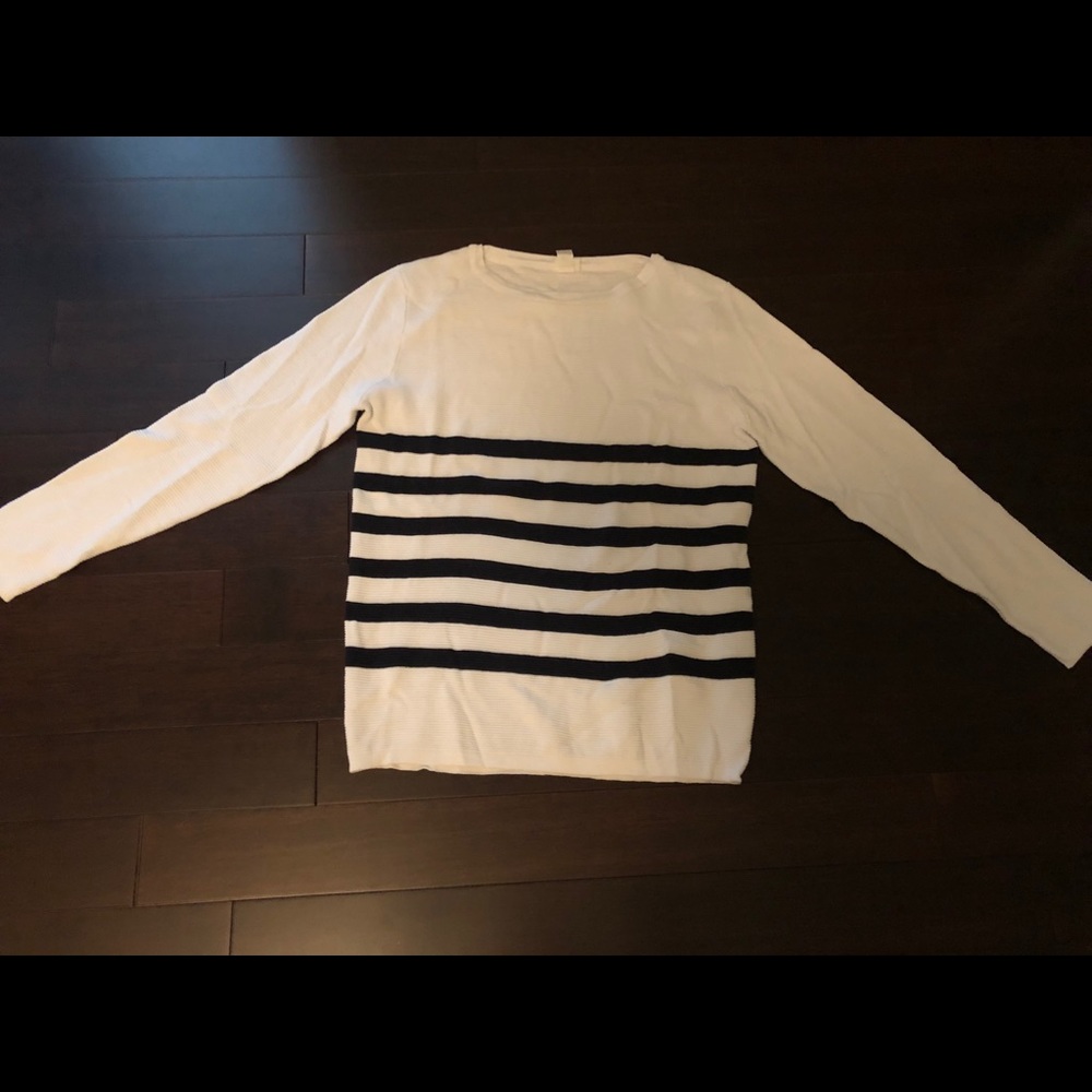 H&M Ribbed Cotton crew neck thermal.